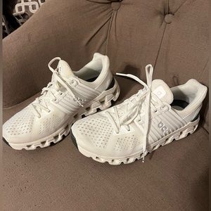On cloudswift running shoes women’s size 7
